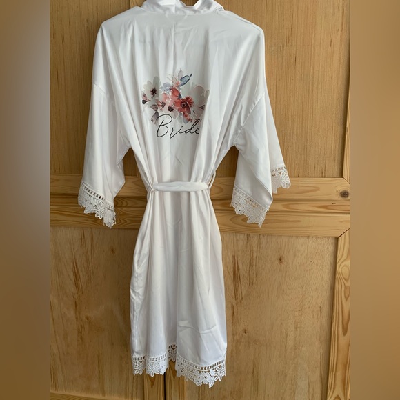 AW.Bridal white satin & lace “BRIDE” Robe size L - Picture 5 of 7